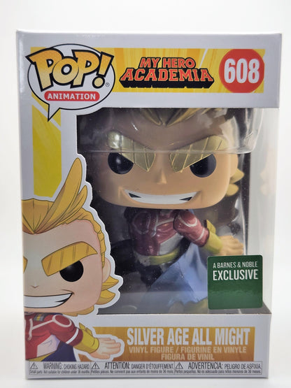 Silver Age All Might (metálico) - #608 - Estado de la caja 9/10