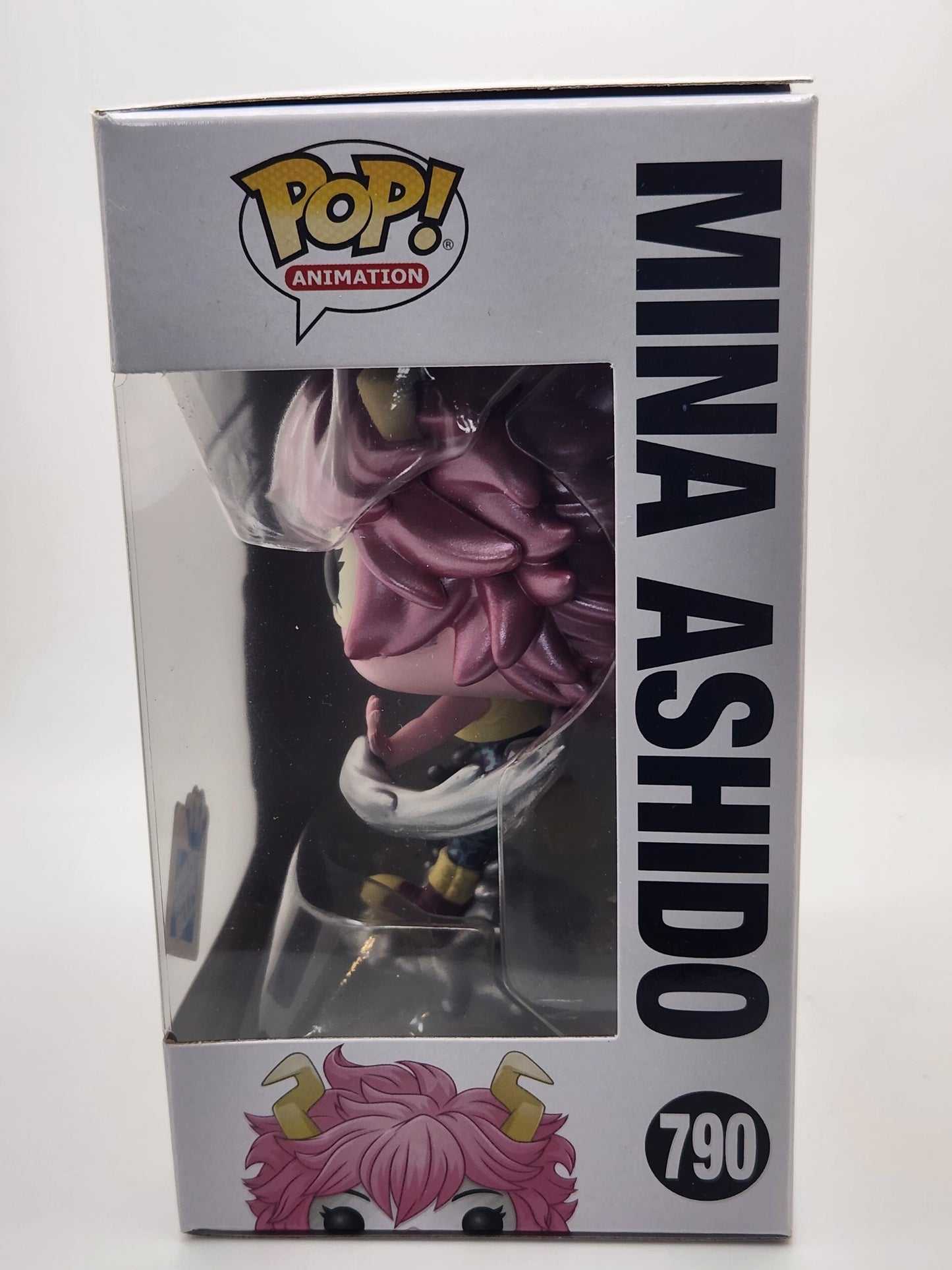 Mina Ashido (metálica) - #790 - Estado de la caja 9/10