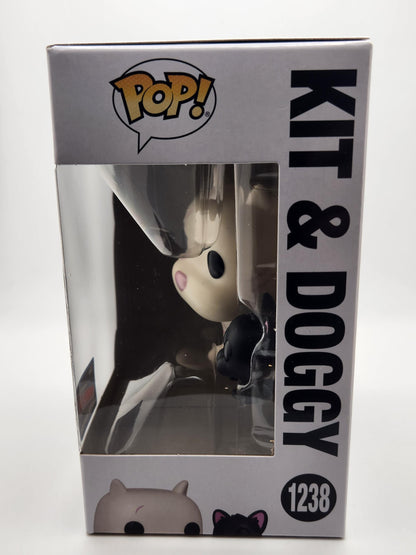 Kit &amp; Doggy - #1238 - Autocollant exclusif New York Comic Con 2022 - État de la boîte 9/10