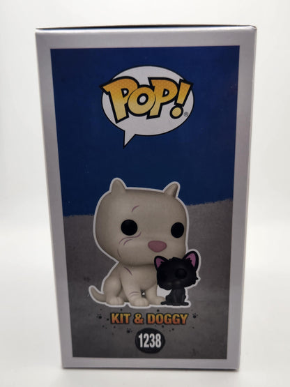 Kit &amp; Doggy - #1238 - 2022 New York Comic Con Calcomanía exclusiva - Estado de la caja 9/10