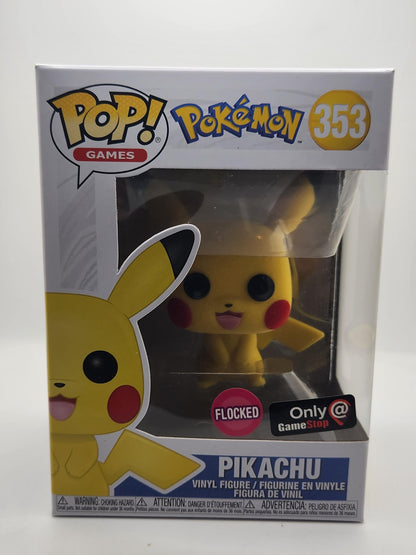 Pikachu (Flocked) - #353 - Adhesivo Gamestop - Estado de la caja 9/10